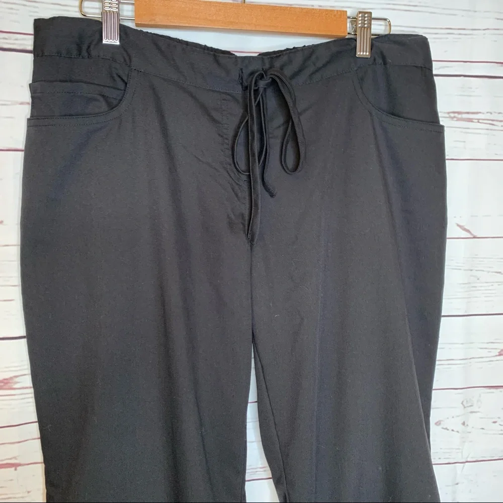 Grey’s Anatomy | Black Scrub Pants - Picture 2 of 6